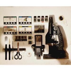 Bushnell 5 In 1 Microscope Kit 1200 Power Zoom Bausch & Lomb